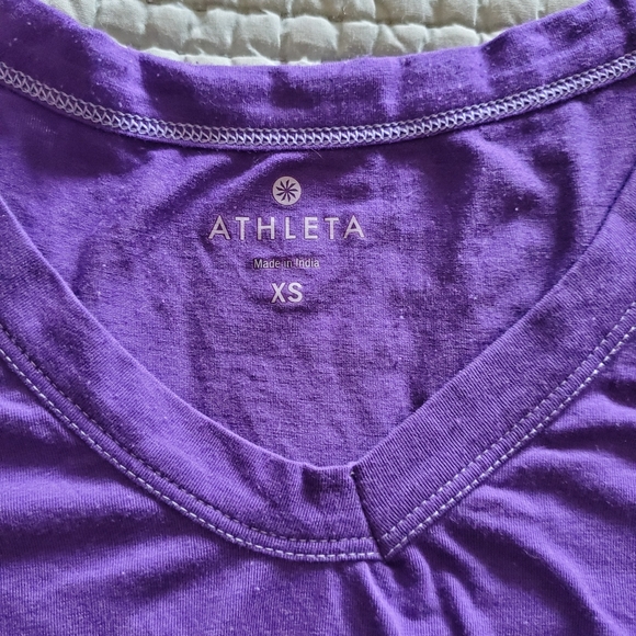 Athleta tee - Picture 2 of 4